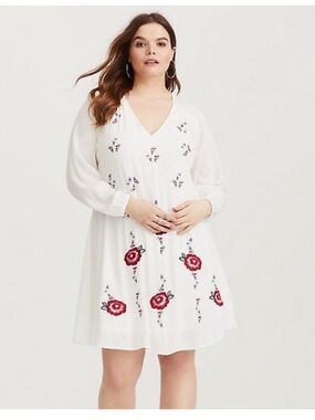 NWT Torrid White Mini Dress with Red Floral Embroidery Women 3X